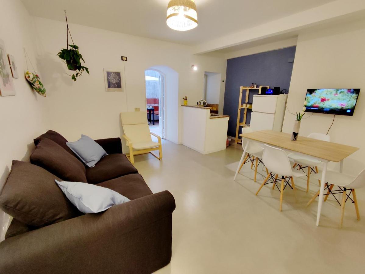 Апартаменты Loft Con Cortiletto - 100 Meters From The Beach Чефалу Экстерьер фото